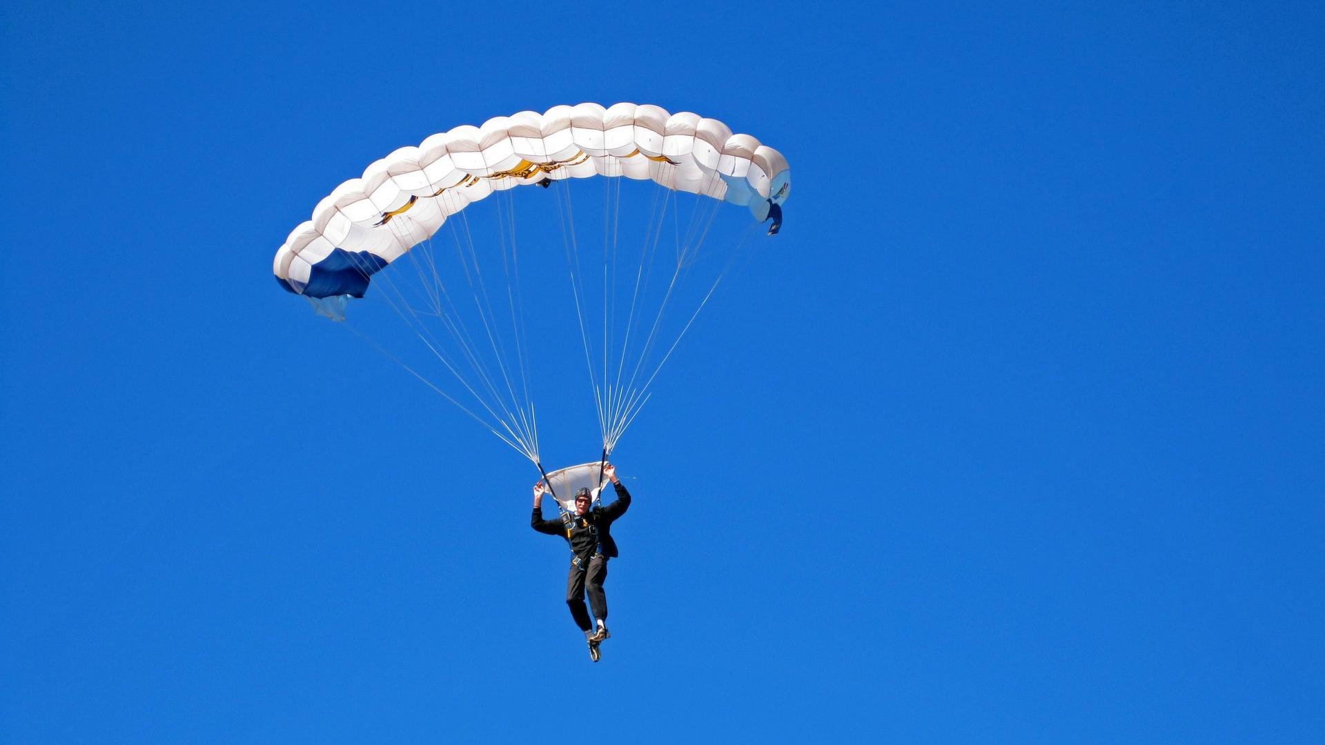 乌干达女篮在非洲锦标赛中持续攻坚，为奥运梦想奋勇拼搏，乌干达女子精英联赛